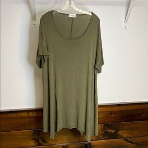 Amazon Olive Green Women's Short Sleeve Top- 5X‎